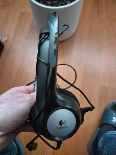 For sale is a Logitech headset, perfect for clear communication and comfortable wear. This headset i...