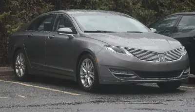 Selling my car in Gatineau, Quebec, near Ottawa. This is the HYBRID model. No charging needed. It wo...