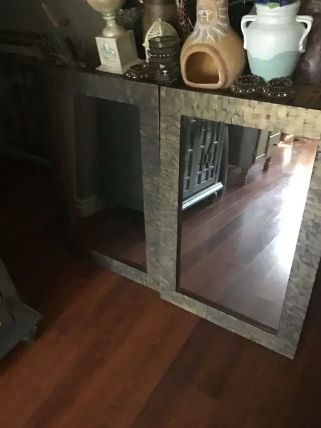 Beautiful 2 wall mirrors, solid wood frame in Home Décor & Accents in Calgary - Image 4