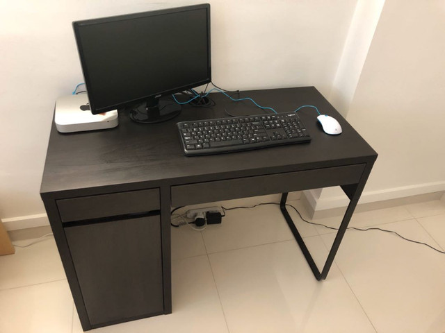 Ikea micke desk in Desks in City of Toronto