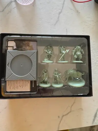 Miniatures -- Free Folk Heroes 3, View more