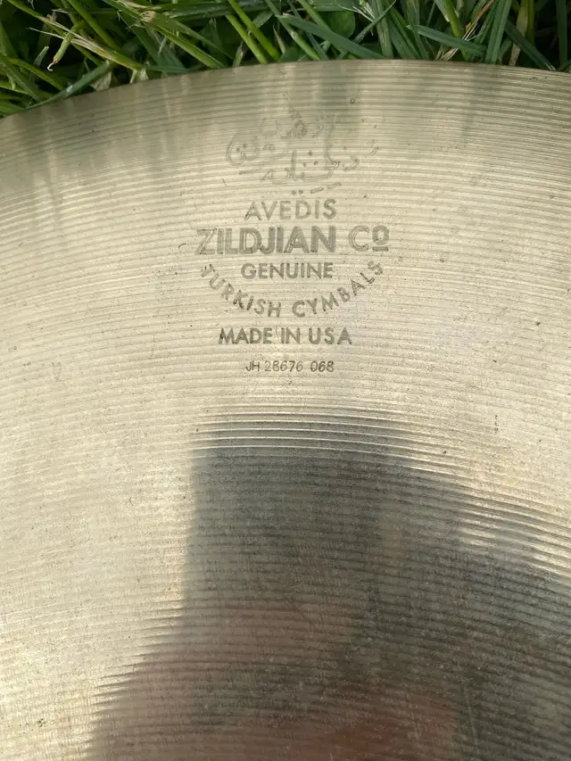 Zildjian Ride Cymbal in Drums & Percussion in Oakville / Halton Region - Image 4