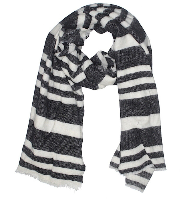Zara black and white stripe blanket scarf in Women's - Other in Calgary - Image 2