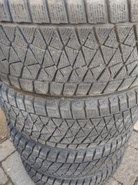 4 pneus hiver Bridgestone Blizzak 235-55R19 excellent état