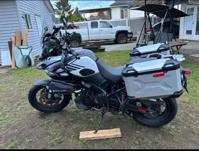 Unfortunately I have to sell. 2018 Vstrom xt 1037cc 122K Givi airflow shield Center stand Suzuki alu...