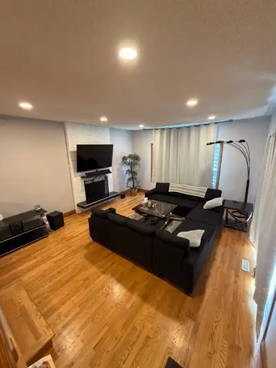 Stunning bungalow for rent in Braeside SW Fully finished upstairs and downstairs 5 bedrooms 3 which...