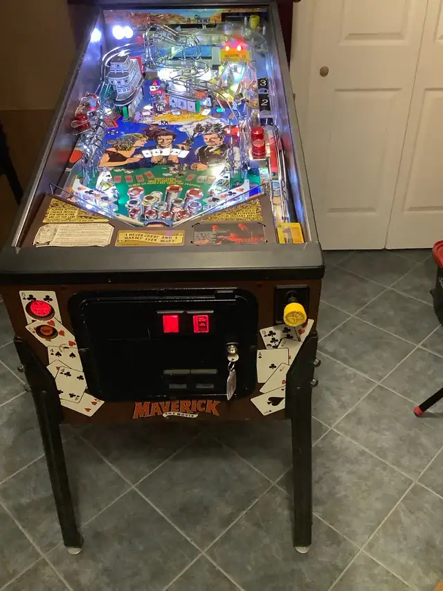 1994 Maverick Pinball  in Hobbies & Crafts in Barrie - Image 5
