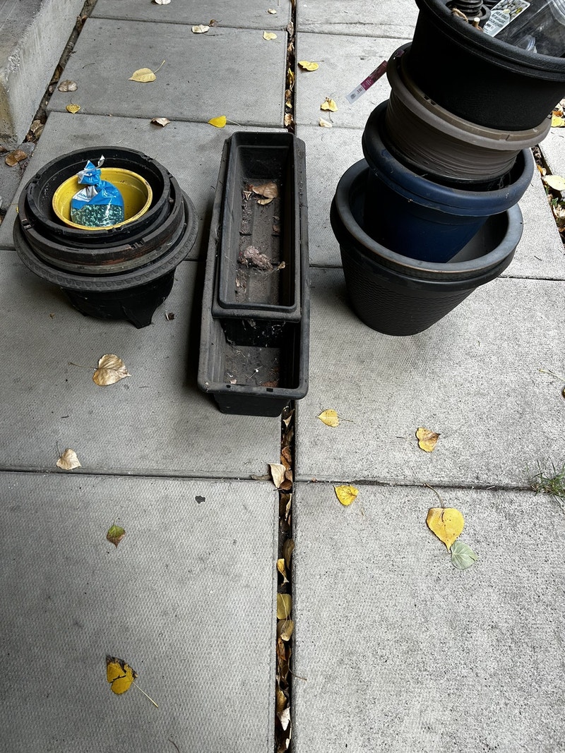 Assorted planters Free Stuff Calgary Kijiji