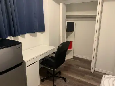 Beautiful area close to grocery store and gyms restaurants rent is all inclusive and room is a month...