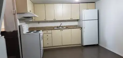 2 Bedroom Legal Basement Apartment @ Rutherford n Williams P'Way