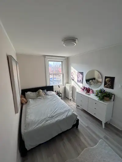 Room for Rent - 591 O’Connor Street, Ottawa (The Glebe) A room is available for rent from May 1st to...
