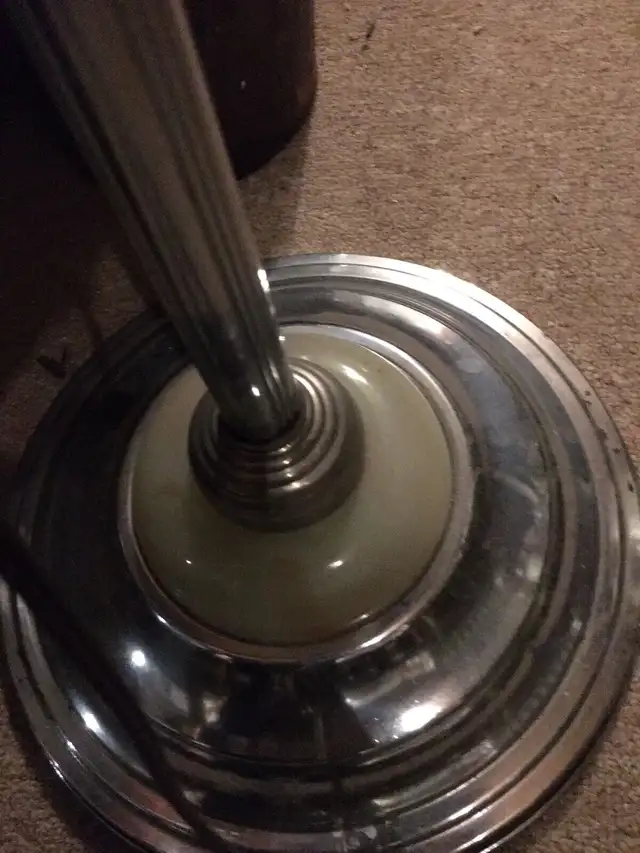 Vintage floor lamp in Arts & Collectibles in Ottawa - Image 5