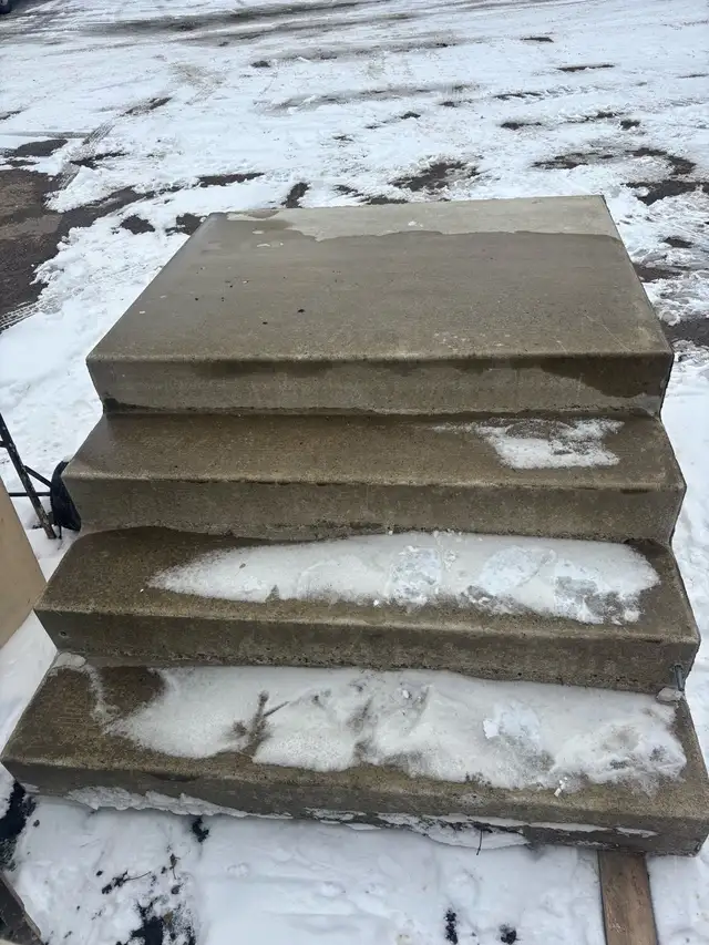 concrete steps  in Other in Edmonton - Image 3