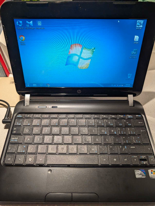 Laptop 10.1" HP mini. Intel D455, 2Gb DDR3, 250Gb HDD. Win7 32bi in Laptops in Ottawa