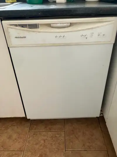 Dishwasher (Lave-vaisselle) Frigidaire, View more