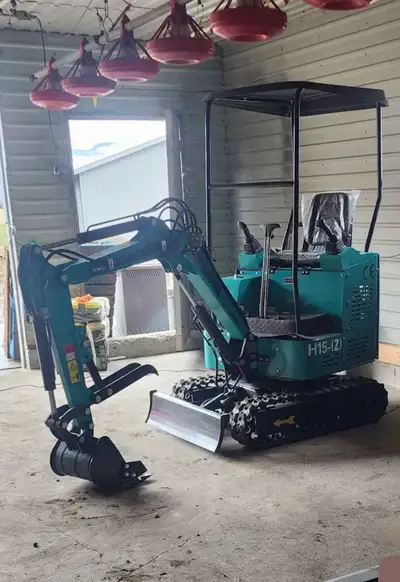Mini excavators for sale in Armstrong bc starting at 5200 H15 gas with a 420cc motor with joystick c...