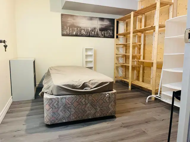 BARRIE BEST Rooms for Rent February 1st  $495 Sharing ROOM in Room Rentals & Roommates in Barrie - Image 32