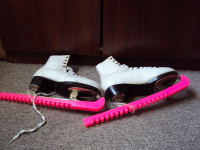 Ladies Daoust Figure Skates