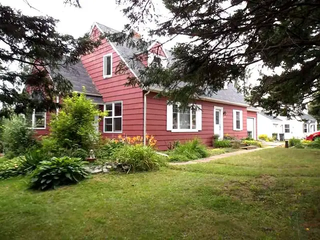 LARGE ROOM FOR RENT / NEAR UPEI / ALL INCLUSIVE RENT in Room Rentals & Roommates in Charlottetown - Image 4