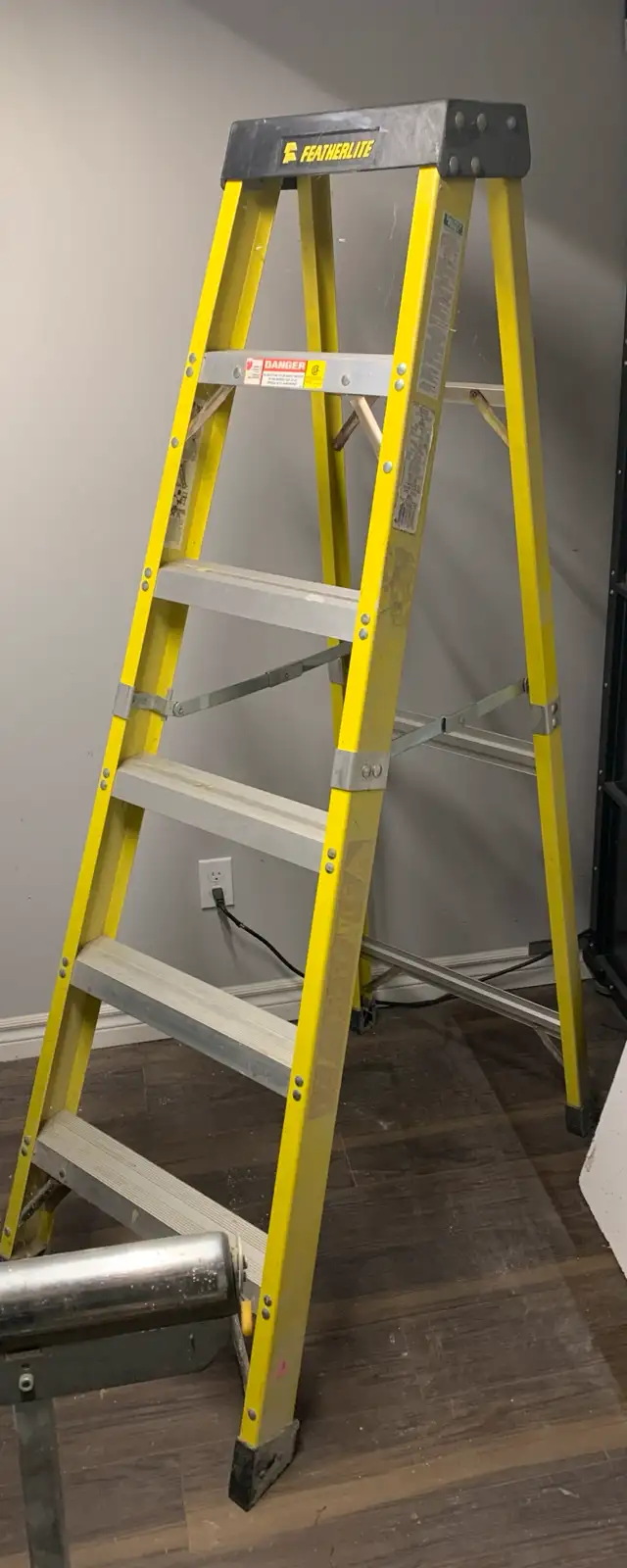 Featherlite 6 Foot Ladder62864361824386121