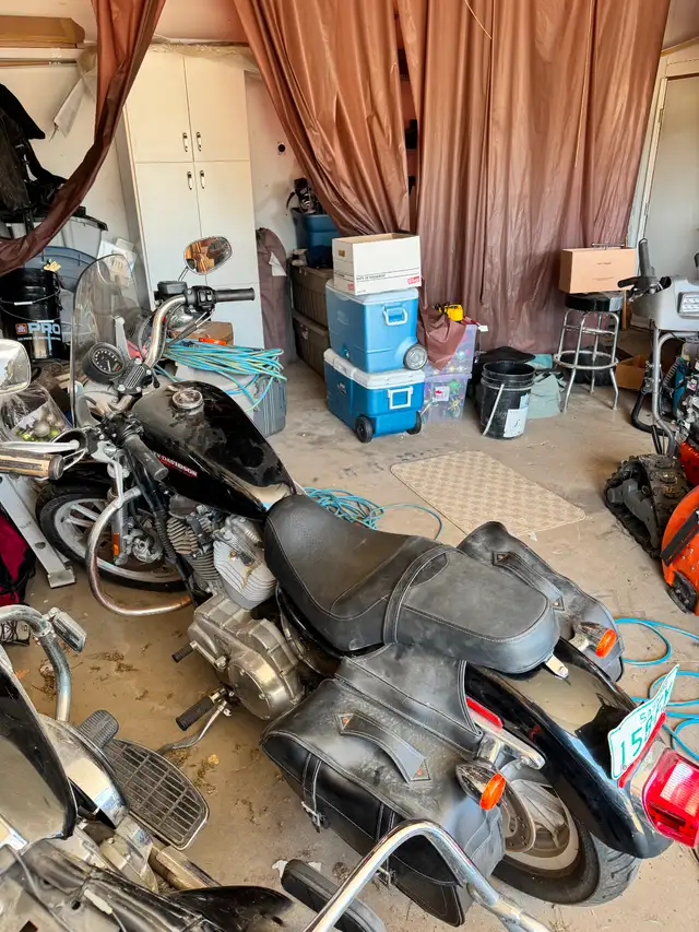 harley motorbike in Street, Cruisers & Choppers in Regina - Image 2