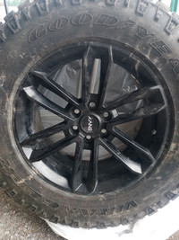 Duratracs 255/70R18 on Chev 6 bolt rims