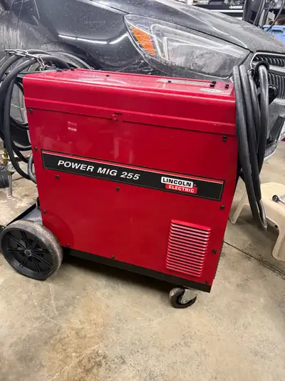 Lincoln Power Mig 255 welder Up for grabs due to downsizing 15ft whip Upgraded 15ft power cord rated...