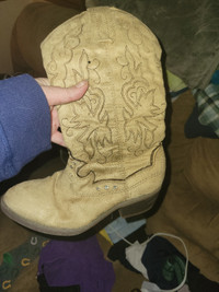 Aldo womens cowboy boots Never worn size 34