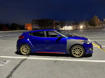 2013 Hyundai Veloster Series Turbo 1.6L 6SPEED MANUAL 170,000KMS RUNS GREAT RUST QUARTER PANEL NEED...