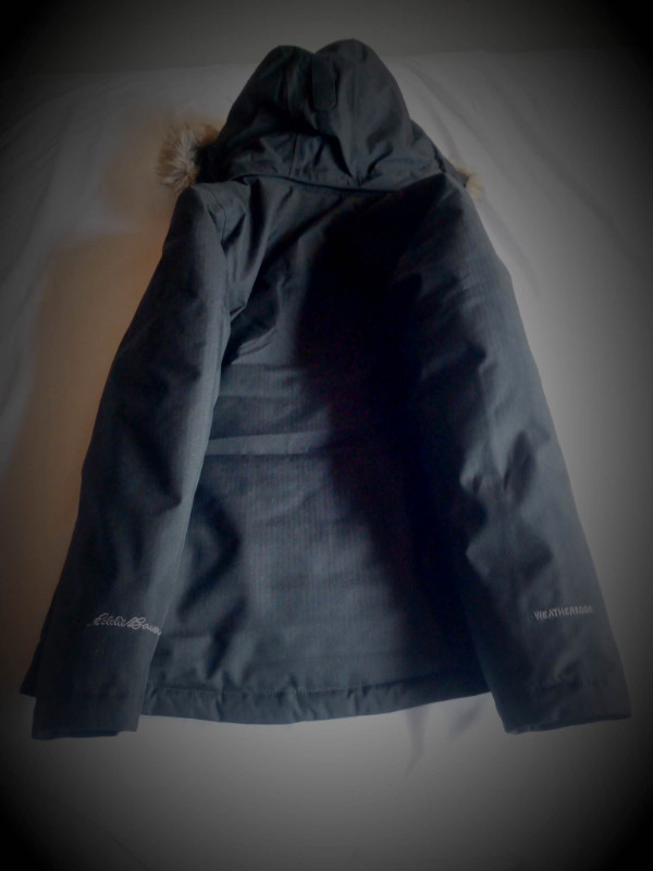 WOMEN'S WINTER EDDIE BAUER COAT IN BLACK in Women's - Tops & Outerwear in City of Halifax - Image 2
