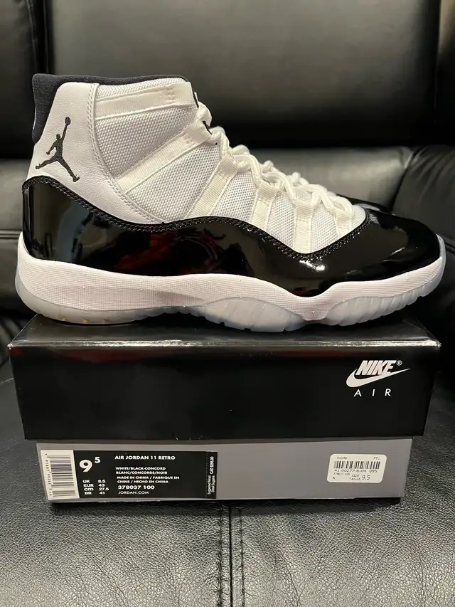 Air Jordan 11 Retro • Concord • Size 9.5 in Men's Shoes in City of Toronto - Image 4