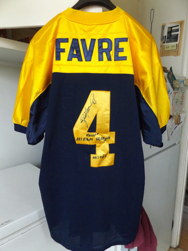 ORIGINAL RARE BRETT FAVRE SIGNED VIKINGS 1994 THROWBACK JERSEY, Arts &  Collectibles, Oakville / Halton Region