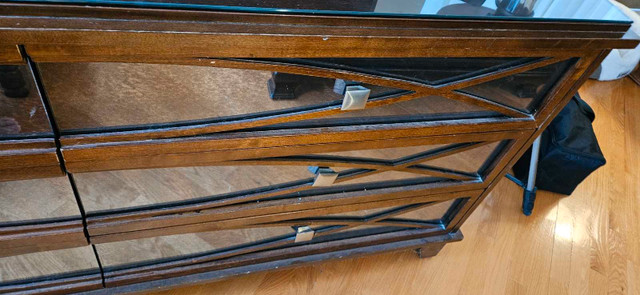  Commode à façade à tiroirs miroir avec 6 tiroirs. dans Meubles de télé et unités de divertissement  à Sherbrooke - Image 3