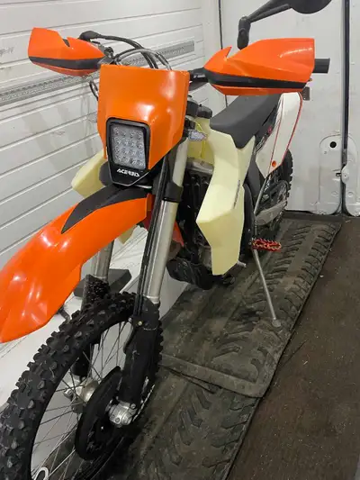 50 hours. RG3 suspension, very nice condition. 26 L safari tank included.