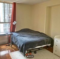 Room in the apartment, downtown Toronto 