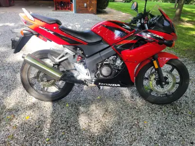 Runs really well and in good condition. Recently certified in May 2026. The only reason for selling...