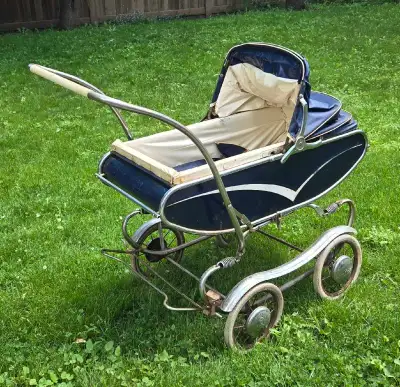 Vintage baby stroller, carrier, pram. There is some rust and will need cleaning. Overall in good con...