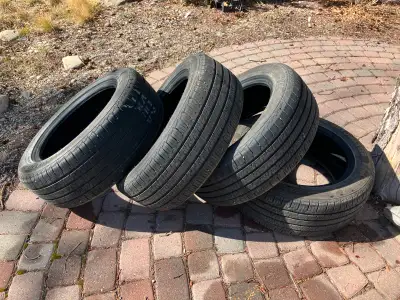 Excellent condition set of 4 Motomaster Hydra Edge tires. Bought new last spring for my Toyota Matri...