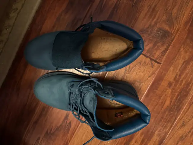 Timberland Boots (Kids Size 7) in Women's - Shoes in Markham / York Region - Image 5