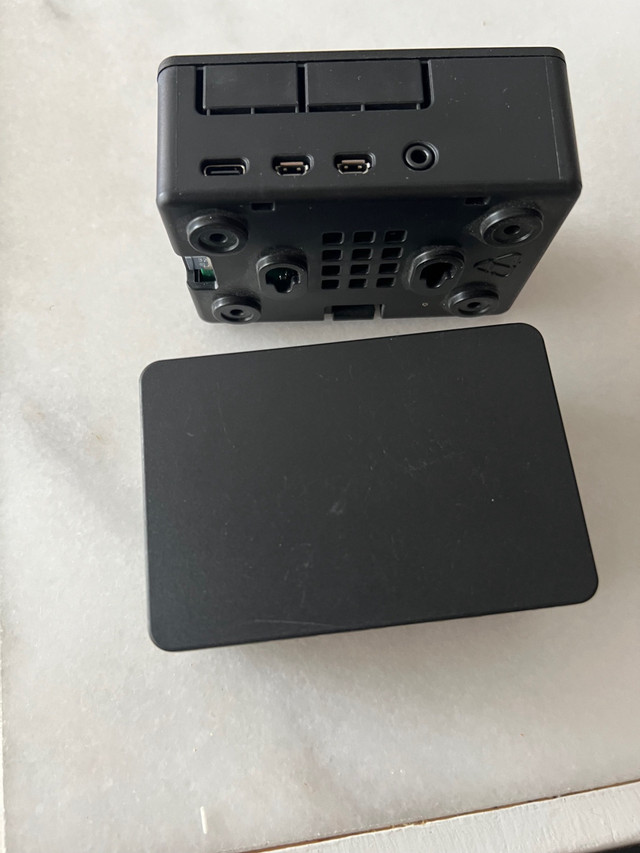 Raspberry PI 4B 2GB w/Case and Heat Sink in Other in Ottawa - Image 4