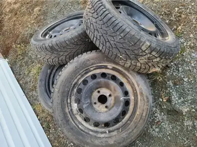 Altimax Arctic Winter tires 205 60 16 on steel rims, passenger and crossover SUV, off 2022 ford Ecos...