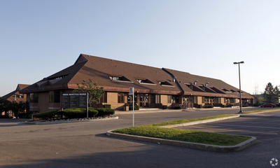 Looking for the ideal office space in Mississauga? This spacious unit is located just minutes from H...