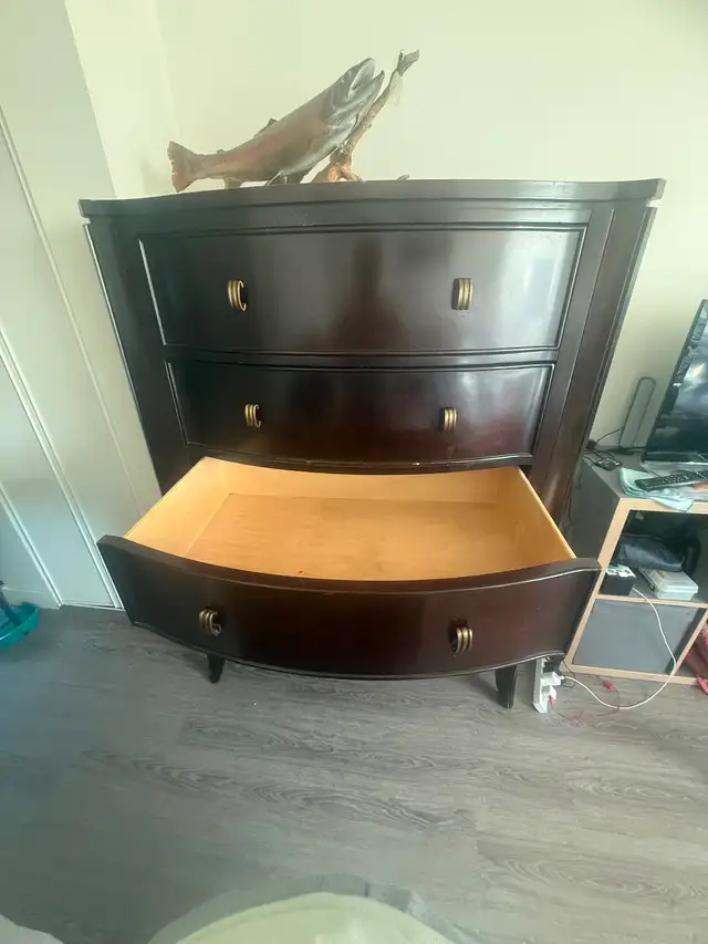 Dresser 5-Drawer Dark Brownstone Furniture in Dressers & Wardrobes in Calgary - Image 3