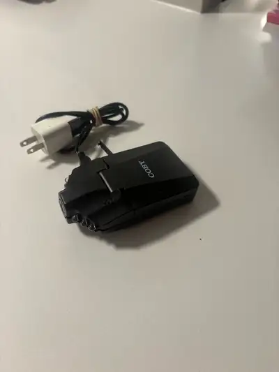 Voici une caméra pour voiture Coby en état usagé, idéale pour enregistrer vos trajets. Bien qu'elle...