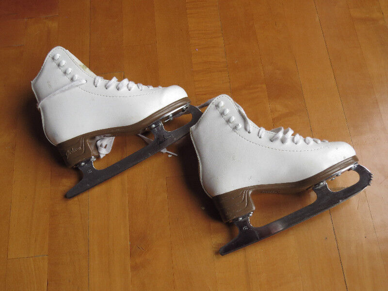 JACKSON MYSTIQUE FIGURE SKATE/PATIN ARTISTIQUE EXCELLENT COND. Skates