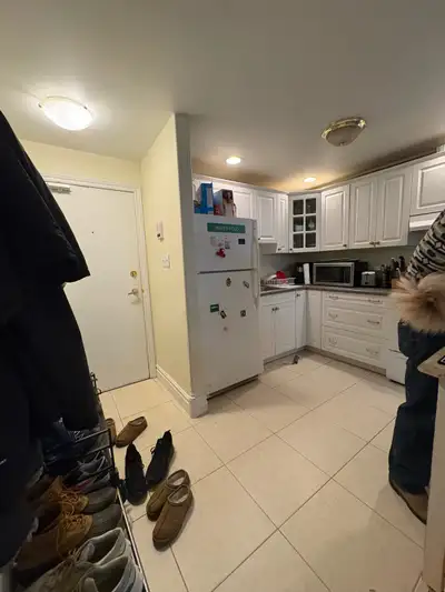 $1,250 Per Roomate: $3,750 total EVERYTHING INCLUDED BUT WIFI. May 1st-Aug 30th 2026 Walking distanc...