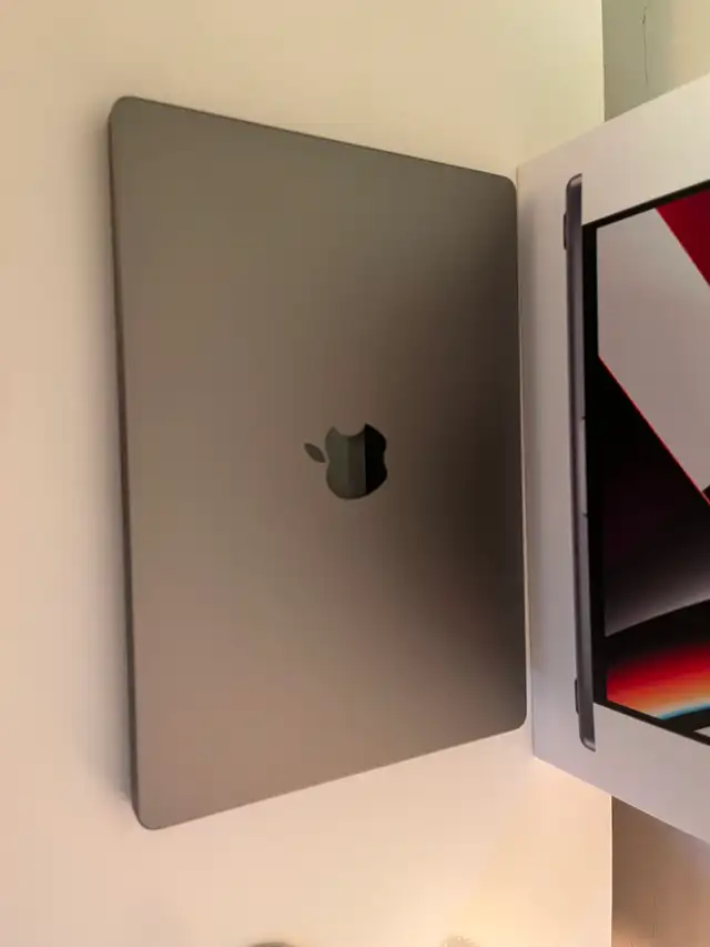 MacBook Pro 14