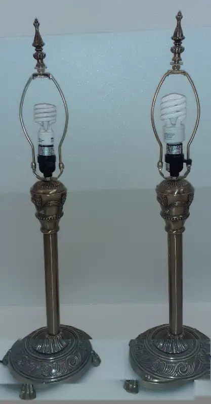 2× Portable table top lamps 31"tall. BEAUTIFUL ANTIQUE DESIGN in Indoor Lighting & Fans in Calgary - Image 5