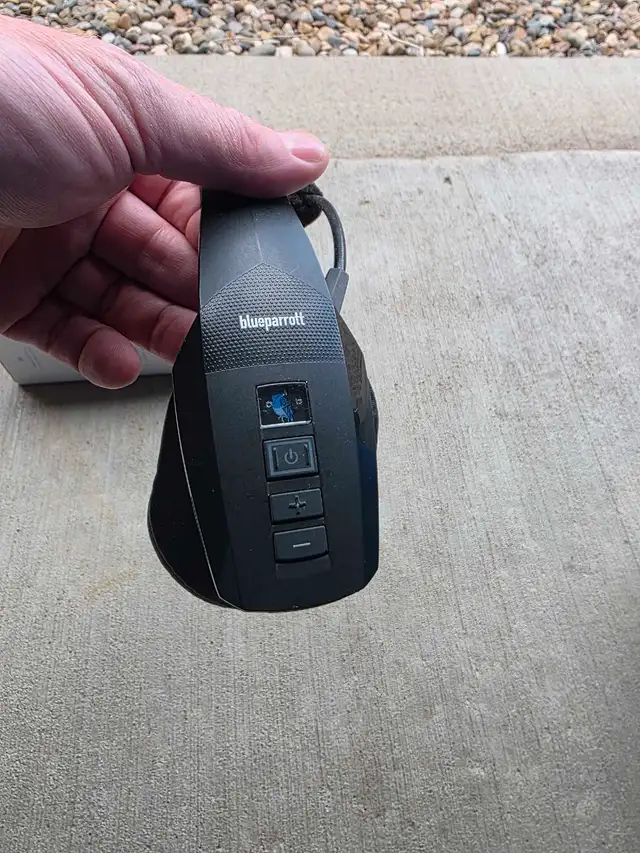 parrot Bluetooth headset in Headphones in Medicine Hat - Image 5