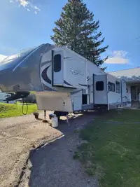 Greystone 5th wheel trailer
